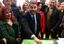 ΠΑΣΟΚ: Άνω του προσδοκώμενου η συμμετοχή, 174.813 για εκλογή συνέδρων