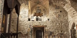 Καστοριά: Σπάνια ξυλόγλυπτη εικόνα Αγίου Γεωργίου υπό συντήρηση