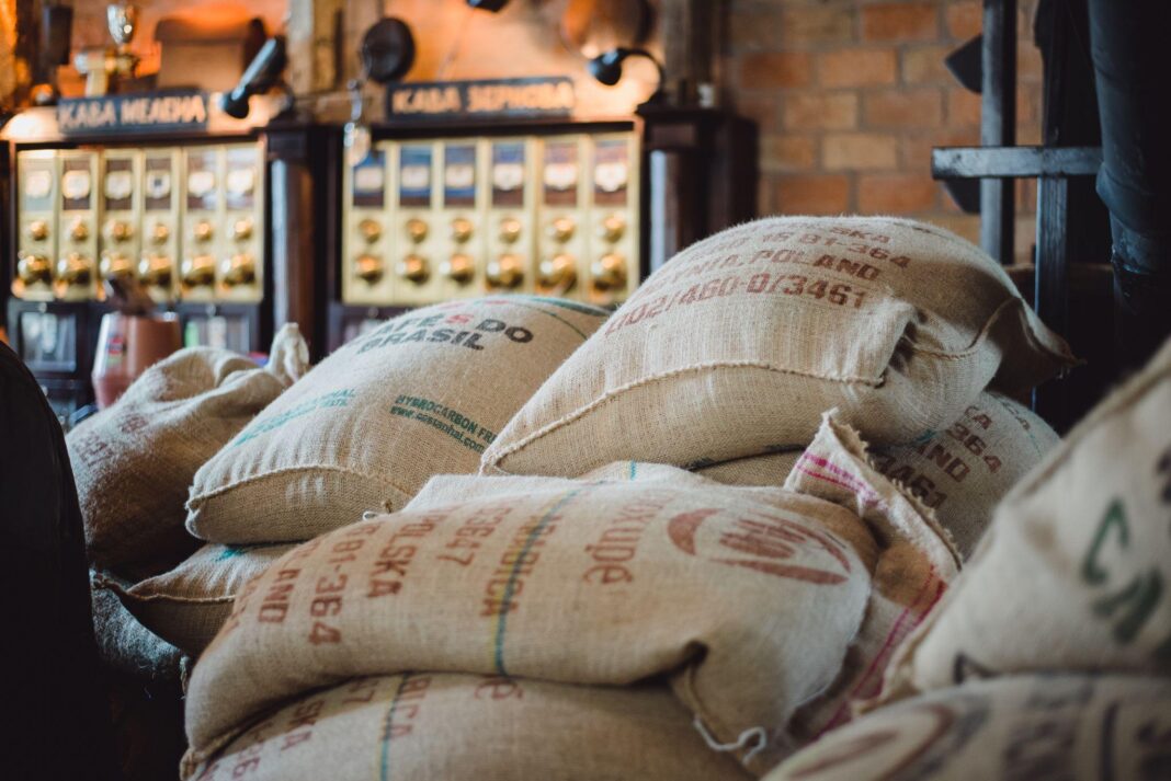 Γιουτινα σακια: Η διαχρονική επιλογή για αποθήκευση και διακόσμηση