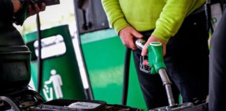 Πλεόνασμα σε πτώση παρά την αύξηση φορολογικών εσόδων