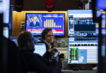 SP 500 & Nasdaq σε Νέα Υψηλά: Τι Τροφοδοτεί την Άνοδο στη Wall Street