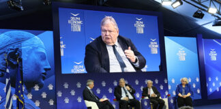 Βενιζέλος: «Αναγκαία» η ανανέωση θητείας εισαγγελέων – «Άτεχνος» ο κυβερνητικός λόγος