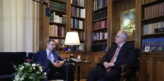 Μητσοτάκης στον Τασούλα: Σταθερή η δημοσιονομική πολιτική, ισχυροί δεσμοί με Γαλλία