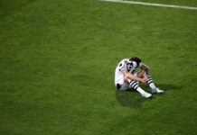 Θύελλα αντιδράσεων μετά την ήττα: Οργή οπαδών, κατάρρευση στην απονομή