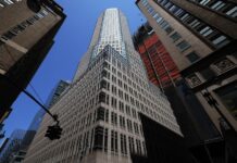 Αμερικανικές τράπεζες: Ρεκόρ 33 δισ. δολ. σε επαναγορές μετοχών το α' τρίμηνο