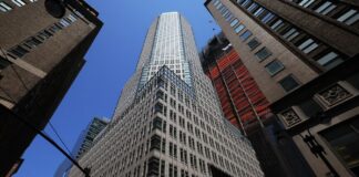 Αμερικανικές τράπεζες: Ρεκόρ 33 δισ. δολ. σε επαναγορές μετοχών το α' τρίμηνο