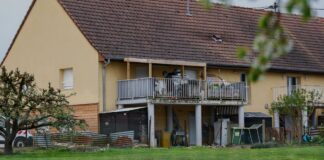 Σοκ στη Γαλλία: 9χρονος έγκλειστος σε βαν δίπλα σε σκουπίδια, κατηγορεί τη μητριά του