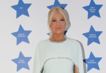 Φαίη Σκορδά: Λάμψη με haute couture φόρεμα και ενσωματωμένη κάπα