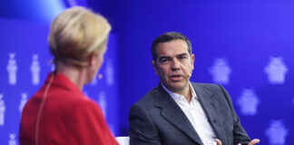 Τσίπρας στους Δελφούς: Επιστροφή για κανονικότητα με νέο πρόγραμμα