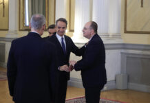 Κυβέρνηση σε κλοιό: Εσωστρέφεια και βαριές υποθέσεις απασχολούν το Μέγαρο Μαξίμου