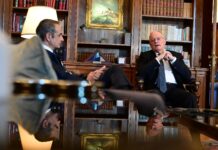 Μητσοτάκης στον Τασούλα: Ενημέρωση μετά τις κορυφαίες υπογραφές με Μακρόν