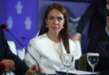 Μιχαηλίδου: «Τα παιδιά χρειάζονται οικογένεια, όχι ιδρύματα» – Ραγδαία αύξηση αιτήσεων για υιοθεσίες