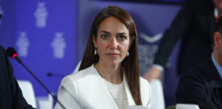 Μιχαηλίδου: «Τα παιδιά χρειάζονται οικογένεια, όχι ιδρύματα» – Ραγδαία αύξηση αιτήσεων για υιοθεσίες