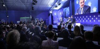 Φόρουμ Δελφών: Από οιωνούς και χρησμούς σε ξεκάθαρα μηνύματα για την οικονομία