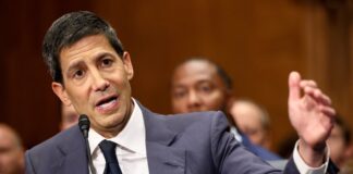 Fed: Η Ερώτηση Γουόρεν που «πάγωσε» τον Υποψήφιο του Τραμπ