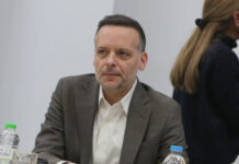 Δούκας στον Guardian: 'Χρειάζονται μέτρα για την Αθήνα – Η Πλάκα εξαντλείται'