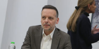 Δούκας στον Guardian: 'Χρειάζονται μέτρα για την Αθήνα – Η Πλάκα εξαντλείται'