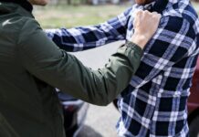 Άγρια επεισόδια για πάρκινγκ: Μετά το Παγκράτι, ξύλο και στο Γαλάτσι!