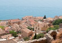 Τριήμερο Πρωτομαγιάς: Τιμές & δημοφιλείς προορισμοί για 2 διανυκτερεύσεις