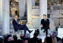 «Ελλάς, Γαλλία, Συμμαχία», είπε στα ελληνικά ο Μακρόν