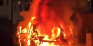 Έκρηξη στο Μπέλφαστ: Παγιδευμένο αυτοκίνητο έξω από αστυνομικό τμήμα