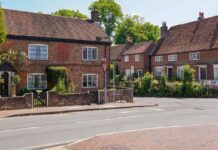 Αγγλία: Σοκ σε χωριό – Άγνωστος πέταξε δεκάδες ματωμένα πτώματα λαγών