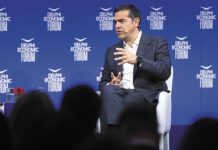 Γιώργος Βέλτσος: «Η γηραιά κυρία» επιστρέφει; Οξείς υπαινιγμοί και το διακύβευμα