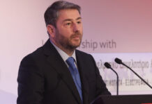 Μείωση ωραρίου εργασίας: Πρόταση Ανδρουλάκη για 32-35 ώρες με πλήρεις αποδοχές