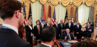 Τραμπ: Ελλάδα "πολύ υποστηρικτική" – "Φοβερός τύπος" ο Μητσοτάκης