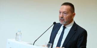 Στουρνάρας: Θετικές προοπτικές για την Ελλάδα παρά την αβεβαιότητα