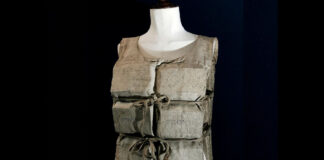 Σπάνιο σωσίβιο Τιτανικού με υπογραφές πωλήθηκε για αστρονομικό ποσό