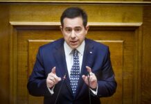 Μηταράκης: Αμφισβητεί νομικά την άρση ασυλίας, αλλά ζητά την άρση της