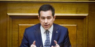 Μηταράκης: Αμφισβητεί νομικά την άρση ασυλίας, αλλά ζητά την άρση της