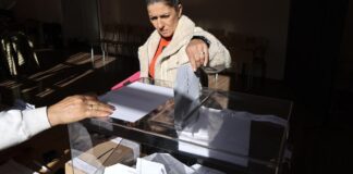 Βουλγαρία: Ρεκόρ συμμετοχής στις εκλογές – Ο Ράντεφ φαβορί για την σταθερότητα