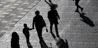 Το Δημογραφικό Πρόβλημα: Μια Βόμβα για Εργασία και Συντάξεις