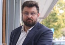 Ζαχαριάδης (ΣΥΡΙΖΑ): Αφίσα ΠΑΣΠ στο Πολυτεχνείοθυμίζει ΔΑΠ – ΝΔΦΚ, όχι αντικομμουνισμός