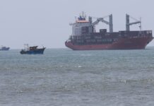 Στενά Ορμούζ: Ιράν κλείνει τη ναυσιπλοΐα – Χάος στις αγορές, δεξαμενόπλοια σε κίνδυνο