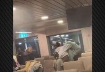 Χάος στο «Νήσος Σάμος»: Φωτιά από τσιγάρο ενεργοποίησε την πυρόσβεση, προκλήθηκαν ζημιές