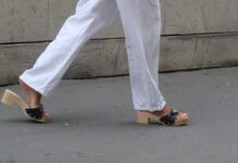 Αντίο στις μπαλαρίνες: Το παπούτσι της άνοιξης που βελτιώνει τη στάση σώματος