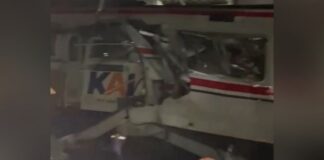 Ινδονησία: Σύγκρουση τρένων σοκάρει, δεκάδες τραυματίες σε σταθμό κοντά στην Τζακάρτα