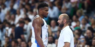 Αντετοκούνμπο για Σπανούλη: «Στο πλευρό μου, ο καλύτερος προπονητής, ανυπομονώ για τη συνέχεια»