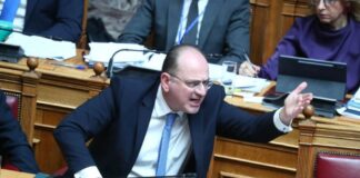 Επίθεση Λαζαρίδη στη «φοβική κυβέρνηση» που παραιτεί όποιον «στοχοποιεί ο Βαξεβάνης»