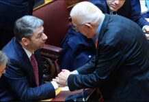 ΠΑΣΟΚ: Διάψευση για αναβολή στο Κράτος Δικαίου – Ανδρουλάκης – Κακλαμάνης