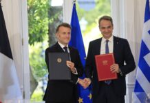 Ελλάδα-Γαλλία: Υπεγράφη η νέα αμυντική συμφωνία – Κοινές δηλώσεις Μακρόν-Μητσοτάκη