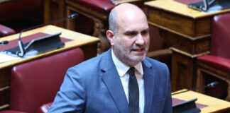 Μαρκόπουλος: «Εμπαιγμός» οι φήμες για ανύπαρκτο πτυχίο – Δικηγόρος έχει αποφοιτήσει