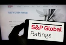 S&P: Αναβάθμιση αξιολόγησης Ελλάδας σε BBB- με σταθερές προοπτικές