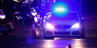 Νέος Κόσμος: Μητέρα κατήγγειλε τον γιο της για ενδοοικογενειακή βία, μεγάλη αστυνομική επιχείρηση σε εξέλιξη