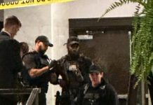 Συναγερμός στην Ουάσινγκτον: Απομακρύνθηκε από δείπνο ο Τραμπ μετά από πυροβολισμούς και επιστρέφει στον Λευκό Οίκο, δείτε βίντεο και φωτογραφίες