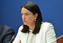 Κεραμέως: Στεκόμαστε δίπλα στον τραυματία εργαζόμενο του ΕΦΚΑ