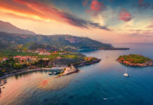 Καρδαμύλη: Η ανοιξιάτικη απόδραση που συνδυάζει θάλασσα και βουνό